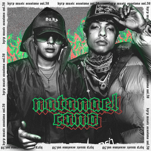 女教授撅起大白光屁股
